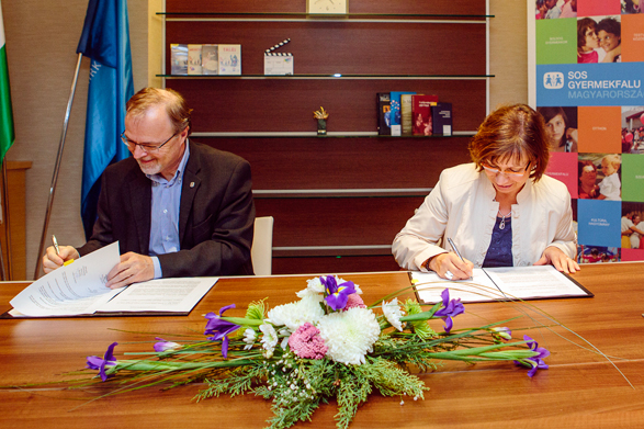 gosztonyi_gabor_karas_monika_587x391px.jpg